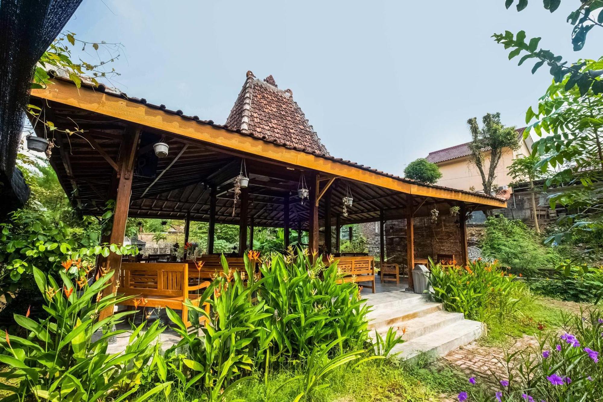 Oyo 3562 Pondok Inspirasi Minggir Klangkapang エクステリア 写真