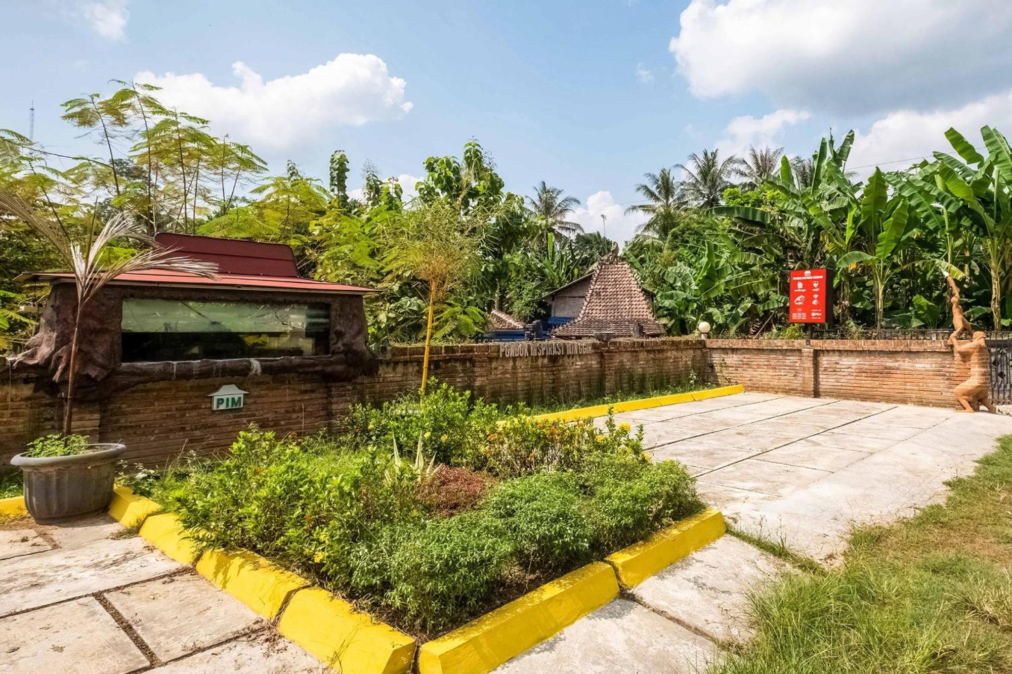 Oyo 3562 Pondok Inspirasi Minggir Klangkapang エクステリア 写真