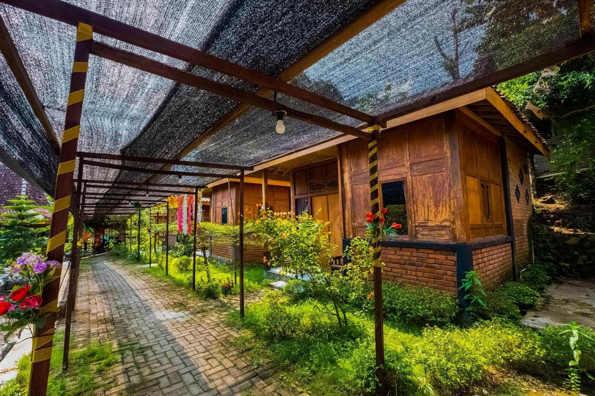 Oyo 3562 Pondok Inspirasi Minggir Klangkapang エクステリア 写真